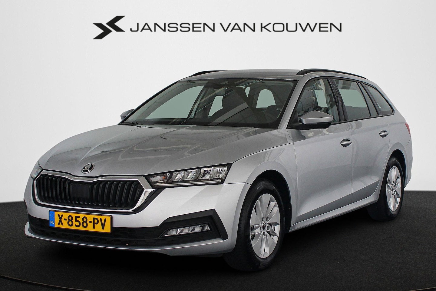 Skoda Octavia Combi - 1.0 e-TSI Ambition Automaat Trekhaak Keyless Apple Carplay - AutoWereld.nl