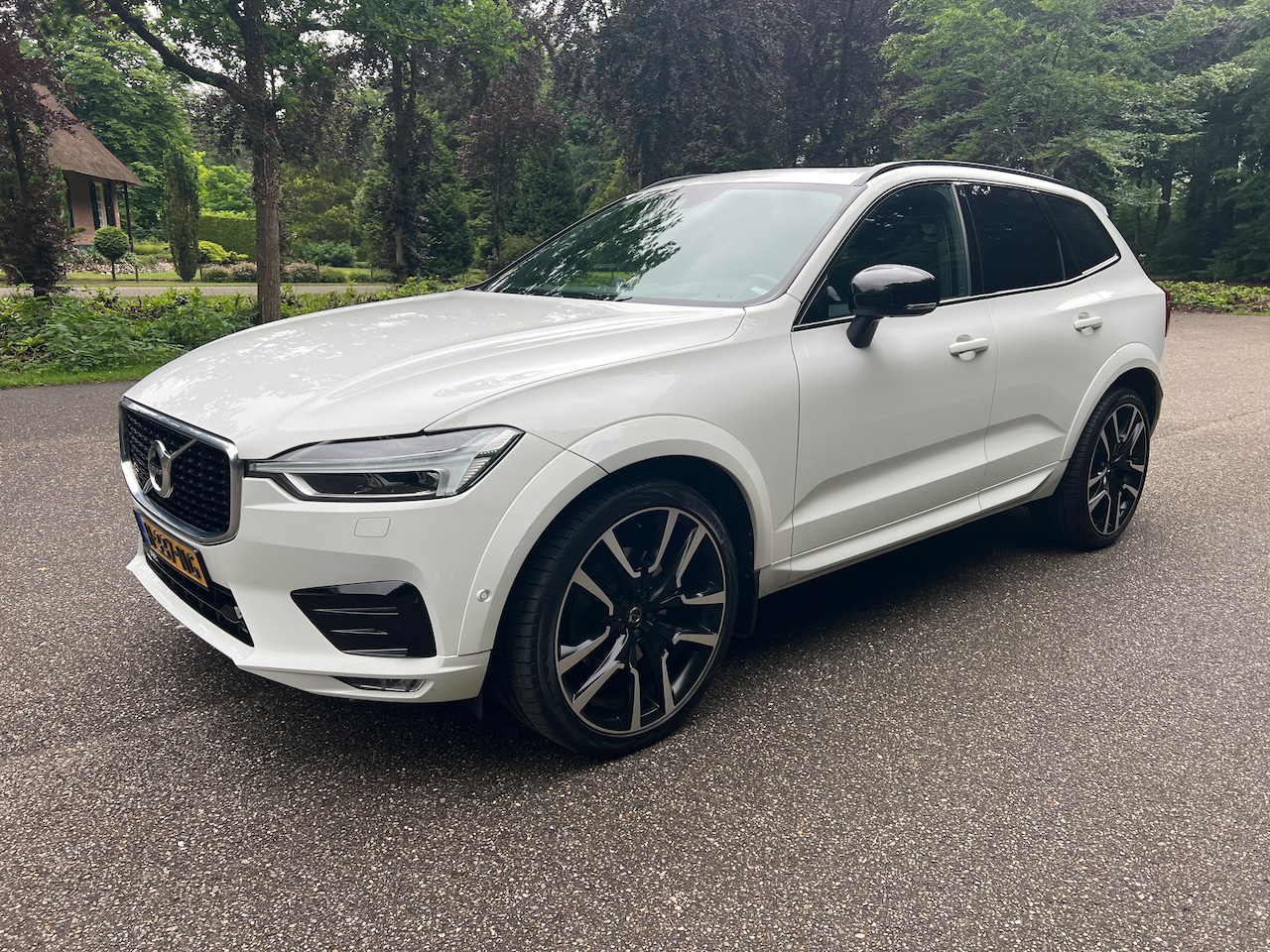 Volvo XC60 - 2.0 D5 AWD R-Design Volvo XC60 B5 AWD 236pk R-Design Full Options Massage ACC - AutoWereld.nl
