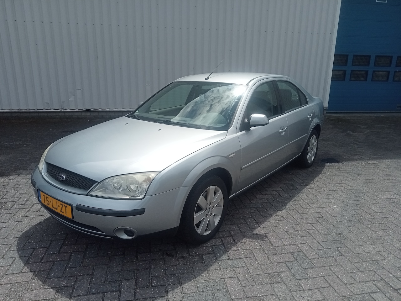 Ford Mondeo - 1.8-16V Collection Sedan Clima Trekhaak Cruise 2003 - AutoWereld.nl