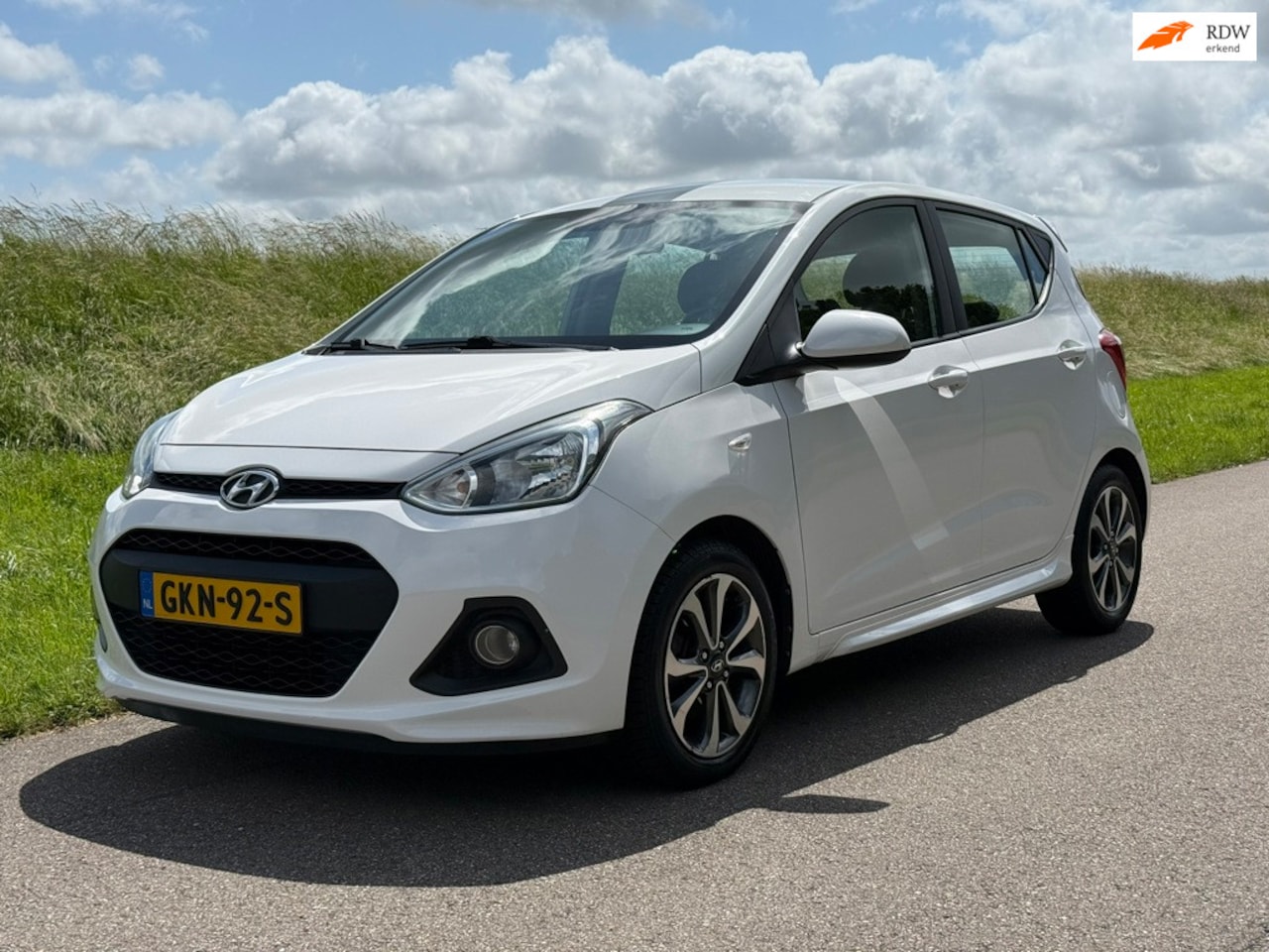 Hyundai i10 - 1.0i i-Motion Premium | Airco | LM-velgen | 5 DRS - AutoWereld.nl