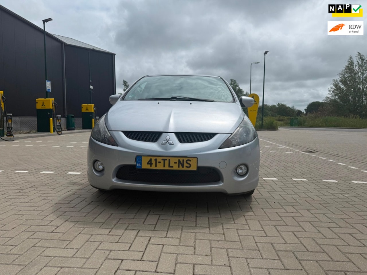 Mitsubishi Grandis - 2.4-16V Intense 2.4-16V Intense - AutoWereld.nl