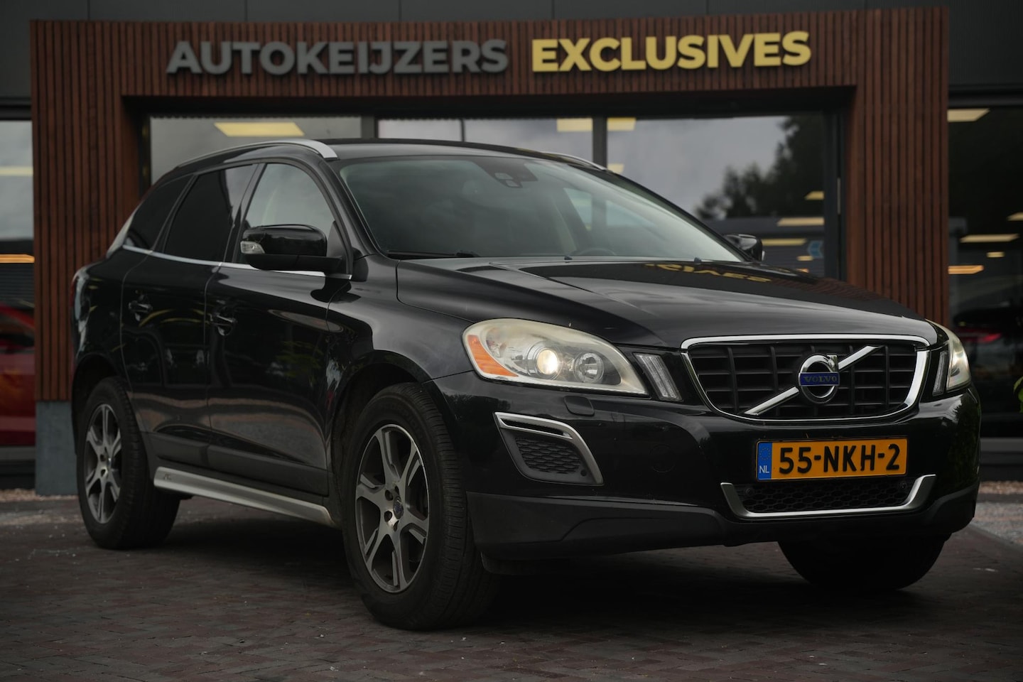 Volvo XC60 - 2.4 D5 AWD Summum 5 Cilinder Leer Trekhaak - AutoWereld.nl