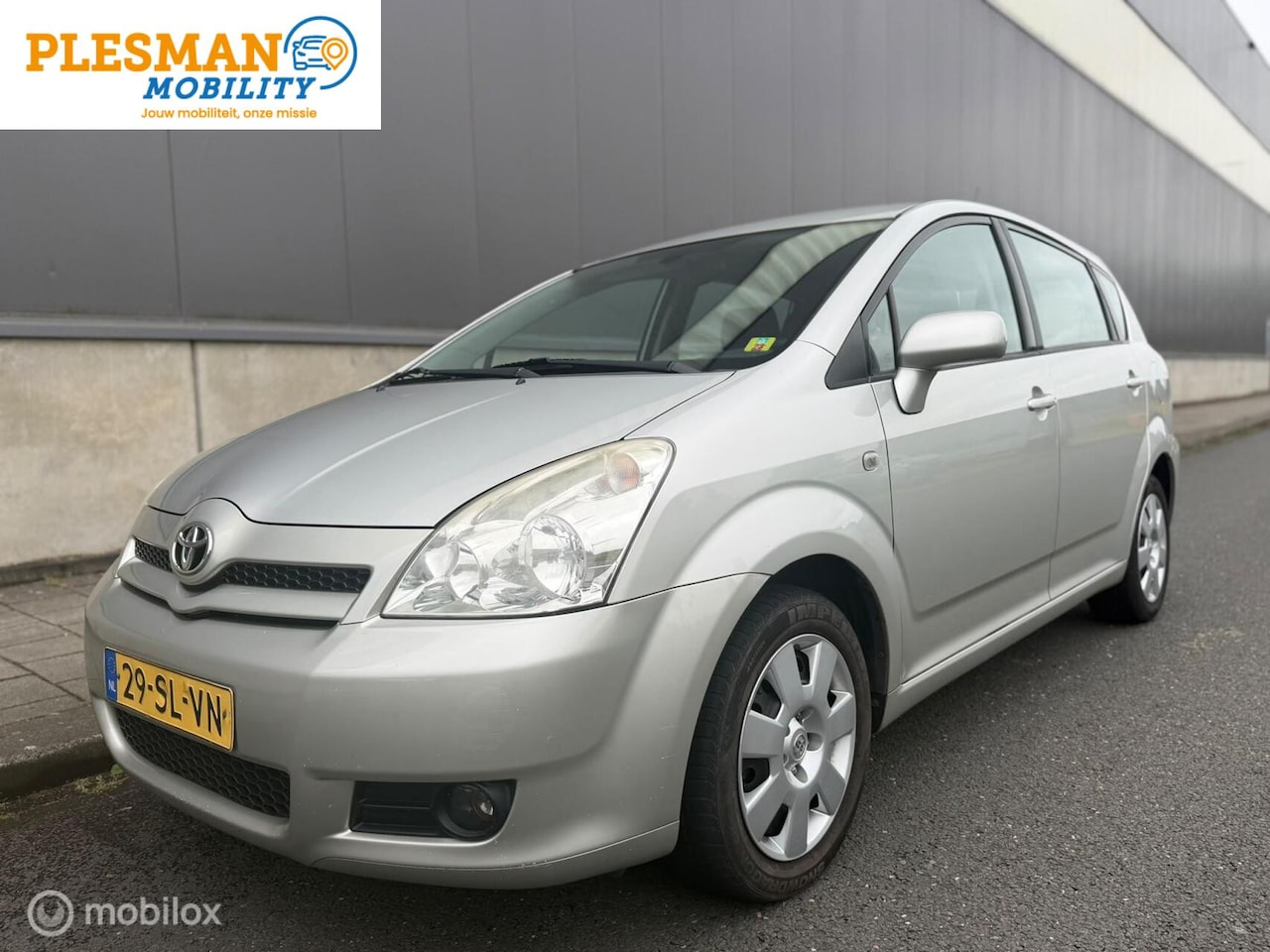 Toyota Corolla Verso - 1.8 VVT-i Sol 7 Persoons, Automaat - AutoWereld.nl
