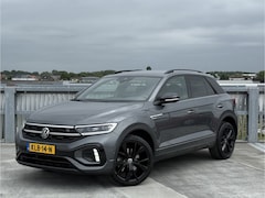 Volkswagen T-Roc - 1.5 TSI R-Line | Black Style | IQ | Beats | Trekhaak | 19" inch