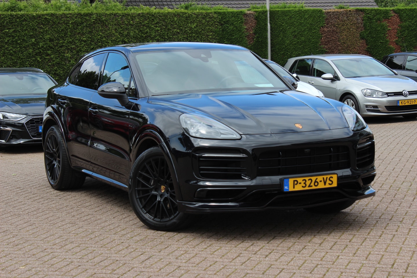 Porsche Cayenne Coupé - 3.0 E-Hybrid Platinum Edition / TechArt / Panoramadak / 360Camera / Keyless / Sportdesign+ - AutoWereld.nl