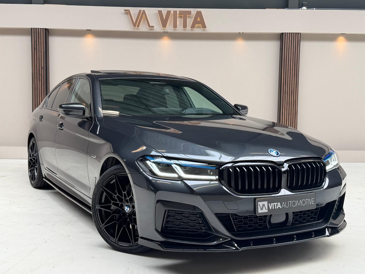BMW 5-serie - 545e xDrive High Executive Full Option|360Cam|Pano|Memory|Laser|H&K|HUD - AutoWereld.nl