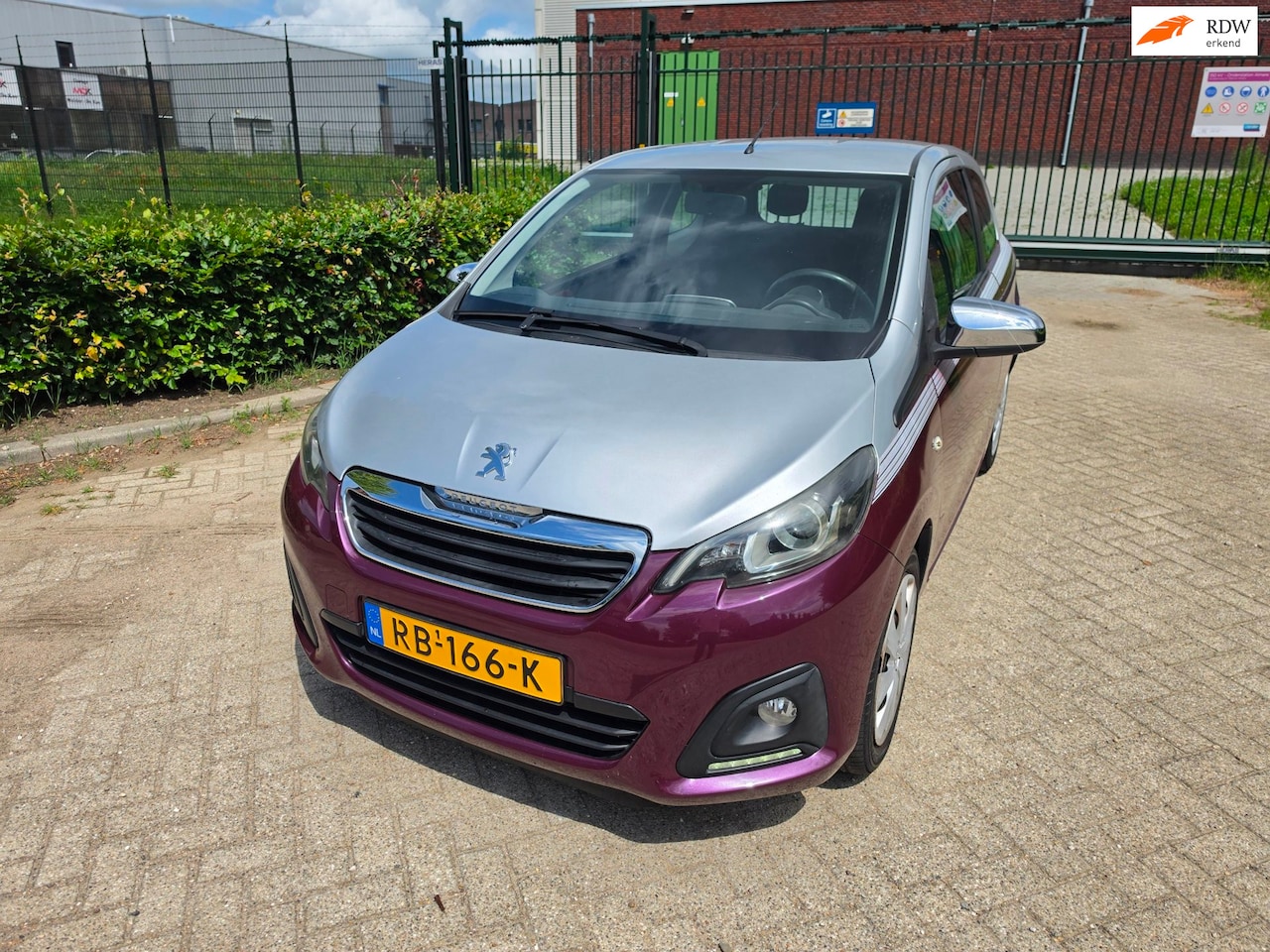 Peugeot 108 - 1.2 Puretech Allure TWO TONE PDC UNIEK! - AutoWereld.nl