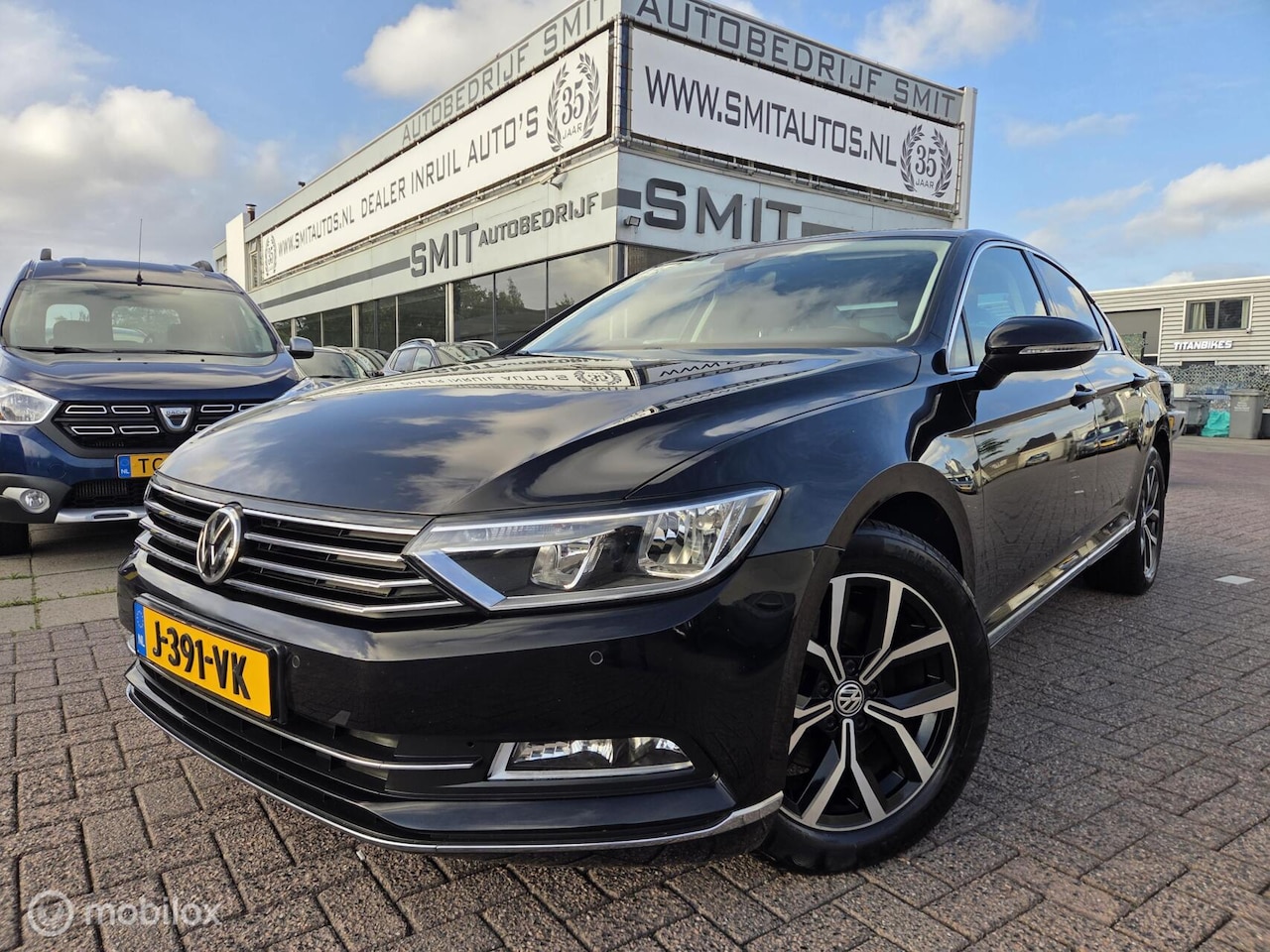 Volkswagen Passat - 1.5 TSI Highline Business R Camera/Carplay - AutoWereld.nl