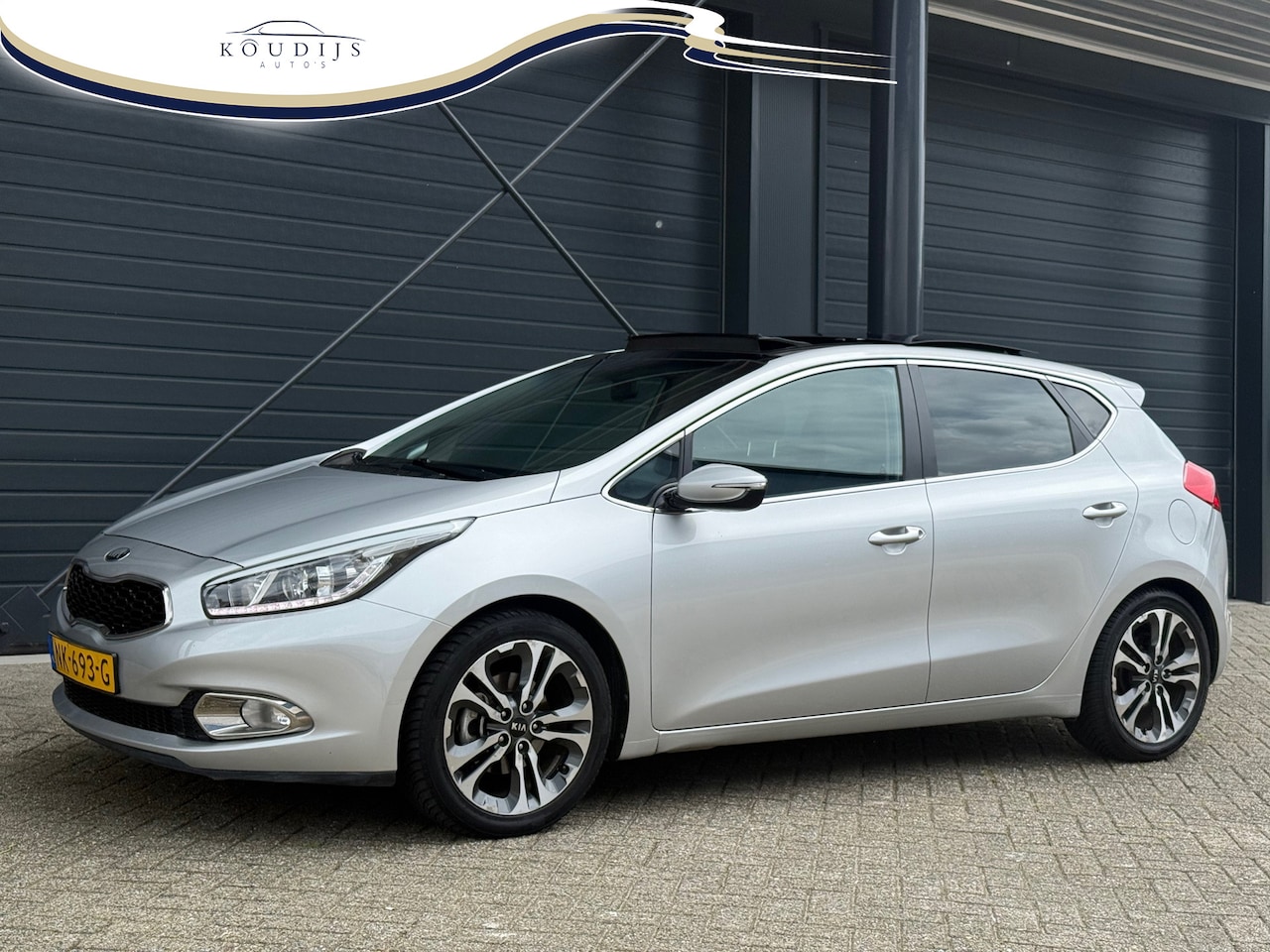 Kia Cee'd - 1.6 GDI 20th Anniversary 1.6 GDI 20th Anniversary, Panodak, Carplay, Climate, Cruise - AutoWereld.nl
