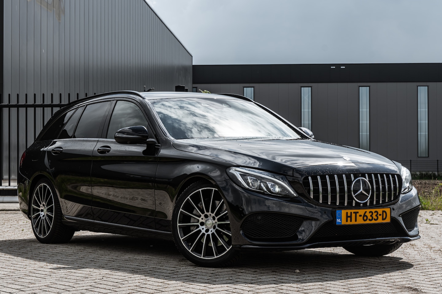 Mercedes-Benz C-klasse Estate - 350 e Lease Edition PHEV | AMG | Bomvol | Leder | Burmester | HUD | 19" velgen | Luchtvering | Keyless entry - AutoWereld.nl