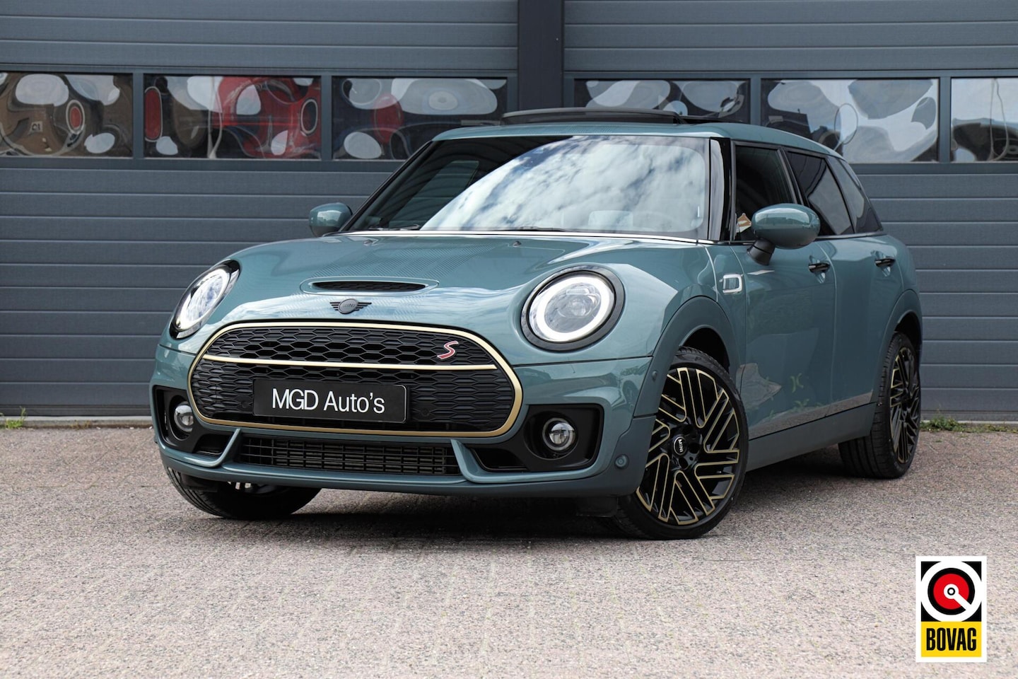 MINI Clubman - 2.0 Cooper S JCW |LED|PANO|HARMAN-KARDON|HUD|MEMORY|KEYLESS|ACC|STOELVERW - AutoWereld.nl