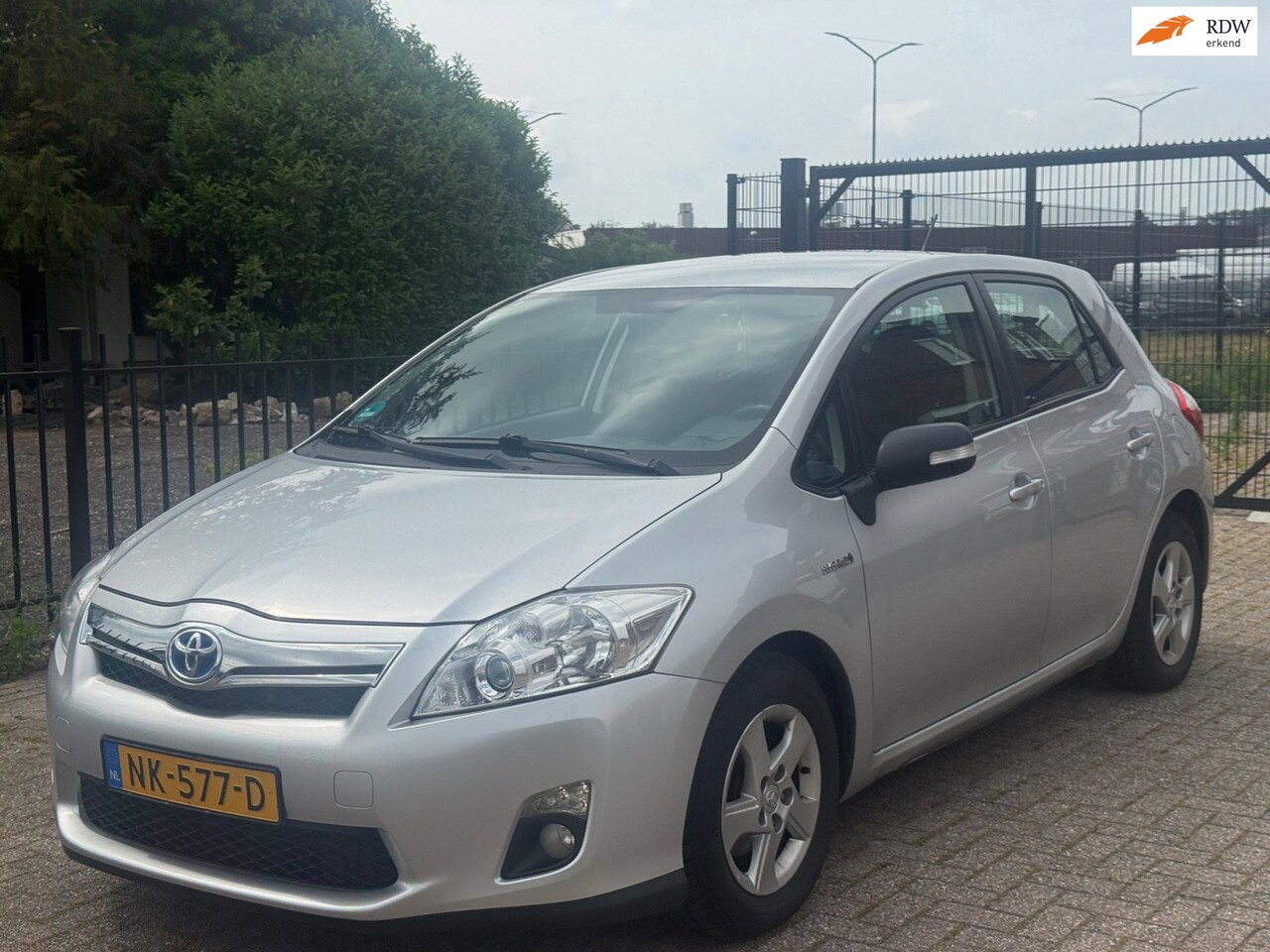 Toyota Auris - 1.8 Full Hybrid Aspiration CARPLAY INCL BEURT APK - AutoWereld.nl