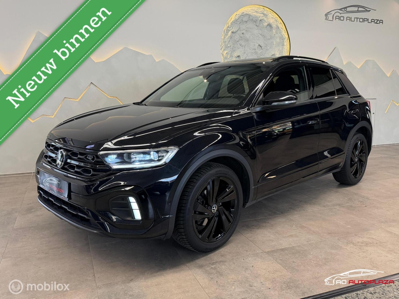 Volkswagen T-Roc - 1.5 TSI 3x R-Line Panorama/Black Style/Camera - AutoWereld.nl