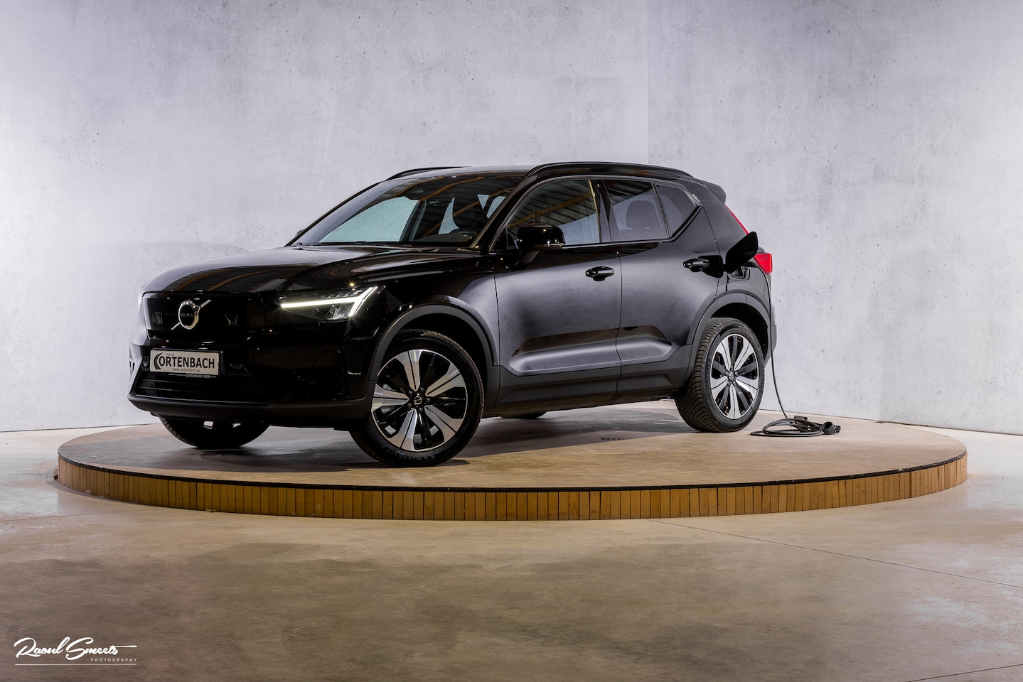 Volvo XC40 - Recharge Plus 70 kWh | Zwenkbare trekhaak | Adaptieve cruise | Blis | Leder/stof | - AutoWereld.nl