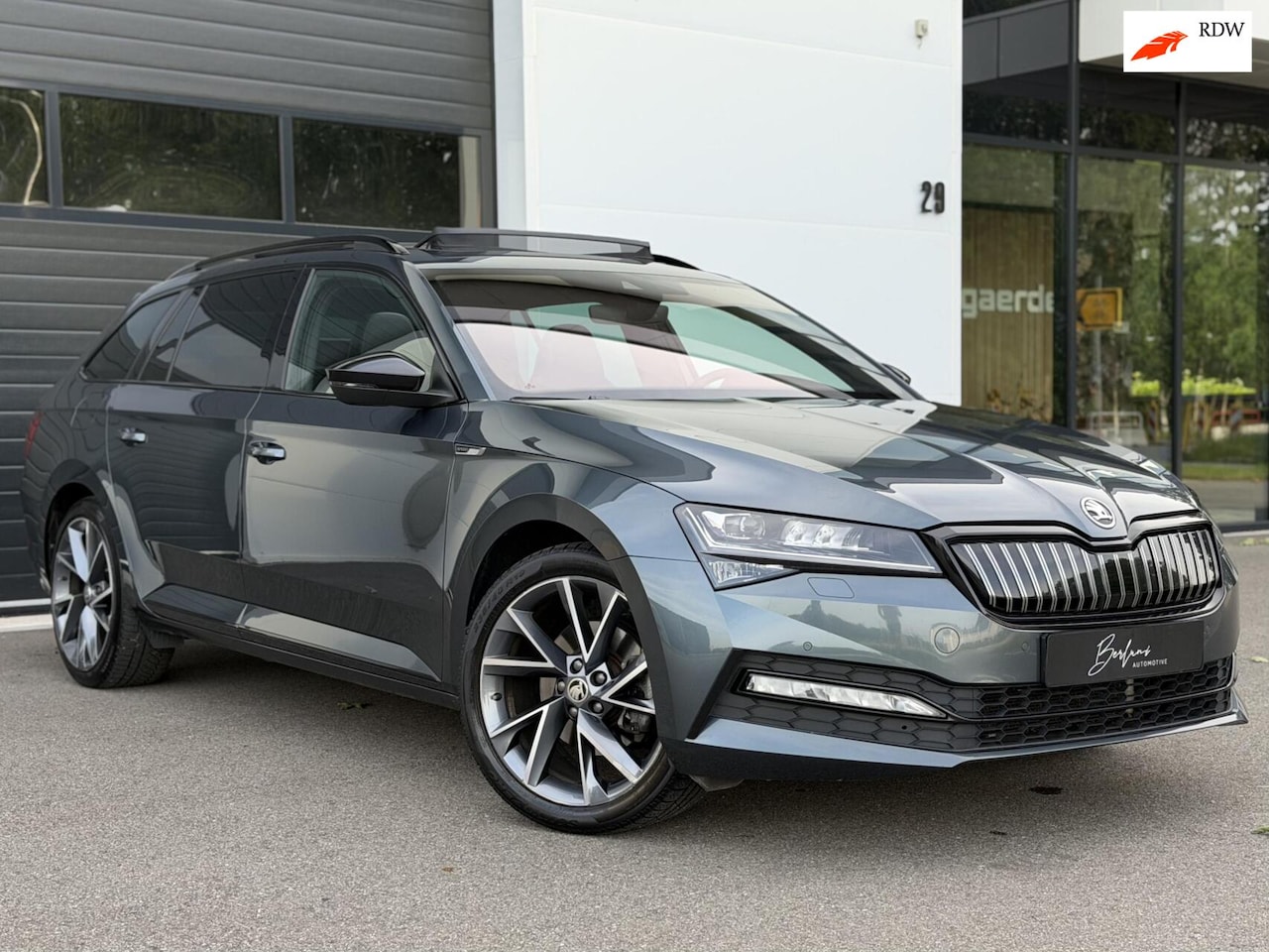 Skoda Superb - 1.4 TSI iV Sportline Business Panodak | Ambient - AutoWereld.nl
