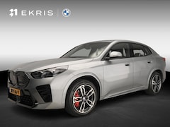 BMW iX2 - eDrive20 | M-Sportpakket | LED | Navigatie | Trekhaak | Sportstoelen | Elektr. zetels | DA