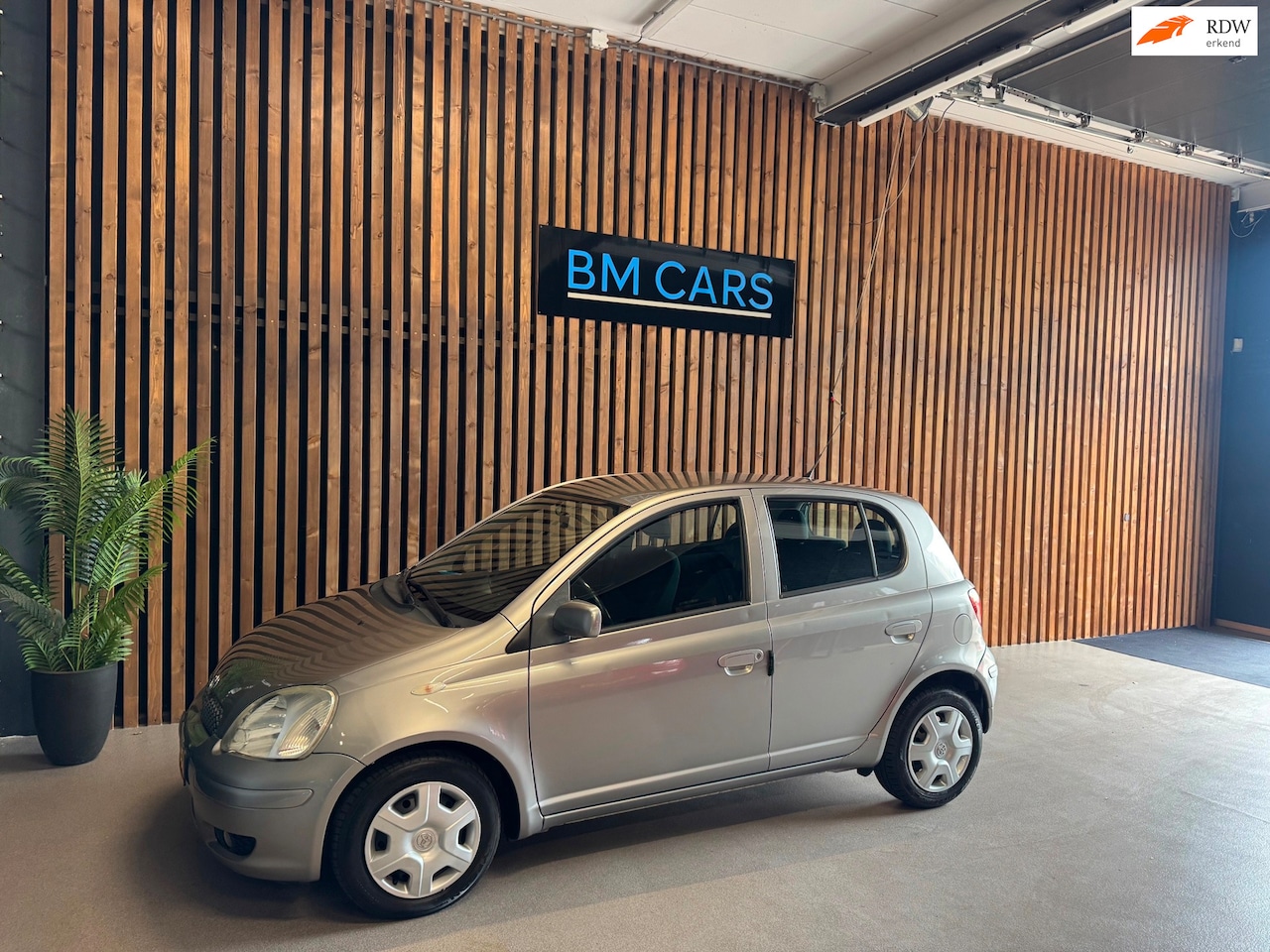 Toyota Yaris - 1.3 VVT-i Sol AUTOMAAT,Airco - AutoWereld.nl