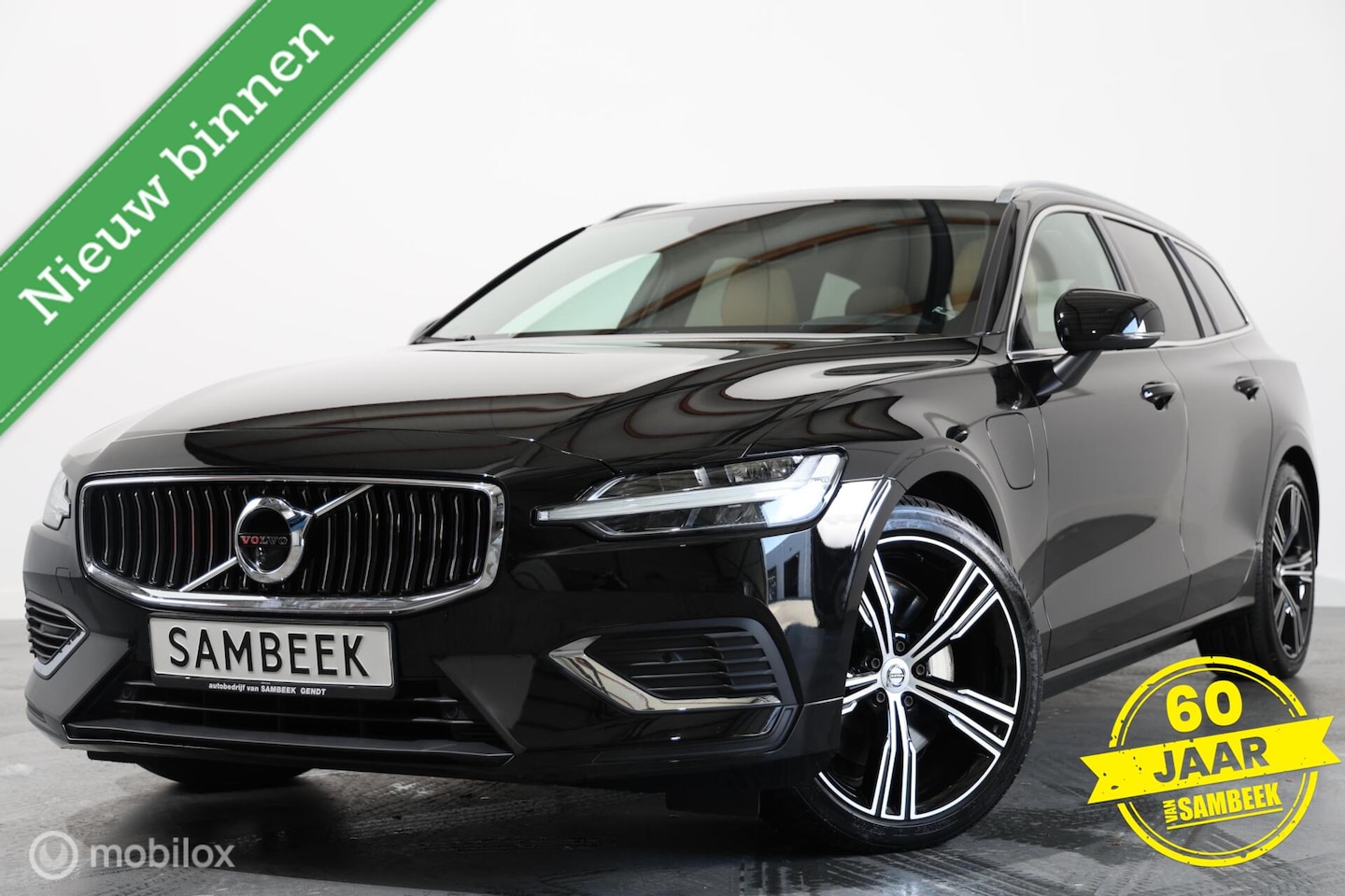 Volvo V60 - 2.0 T6 Recharge AWD Inscription - Pano - Trekhaak elek. - Stoelverwarming/ventilatie voor - AutoWereld.nl