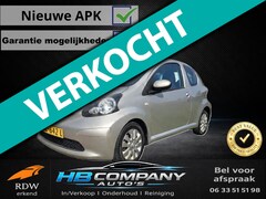 Toyota Aygo - 1.0-12V Calvin Klein | Nieuwstaat | Carplay | Nieuwe APK (25-05-2027) | Leder bekleding