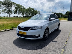 Skoda Rapid Spaceback - 1.0 TSI Greentech Drive Trekhaak | Navi | Stoelverwarming | Cruise control | All-seasonbanden | Verwarmbare buiten