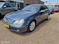 Mercedes-Benz CLK-klasse Coupé - 240 Avantgarde. Automaat