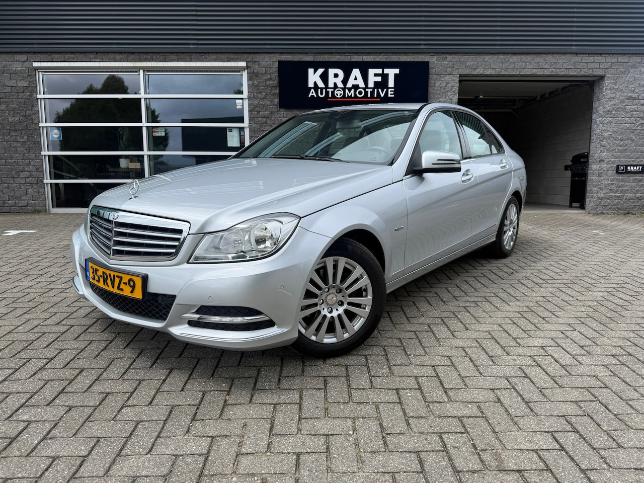 Mercedes-Benz C-klasse - 180 Business Class 125! Elegance | Nieuwstaat! | NAP | PDC | Bluetooth | Navi | Cruise | C - AutoWereld.nl