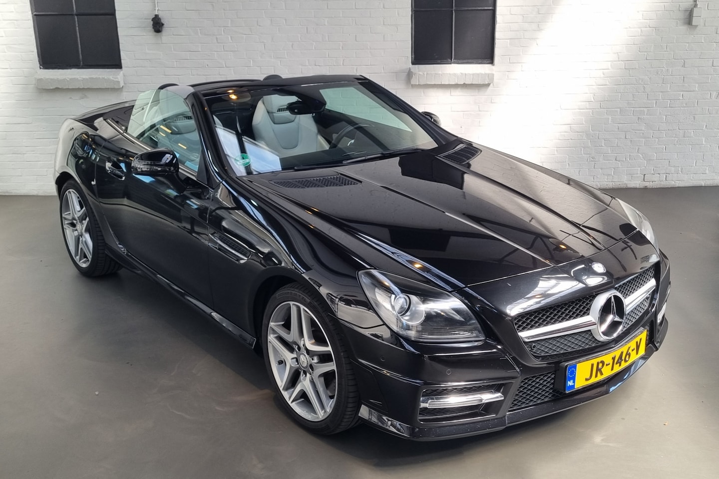Mercedes-Benz SLK-klasse - 200 CarbonLOOK Edition AMG-Edition Nekverwarming - stoelverwarming - AutoWereld.nl
