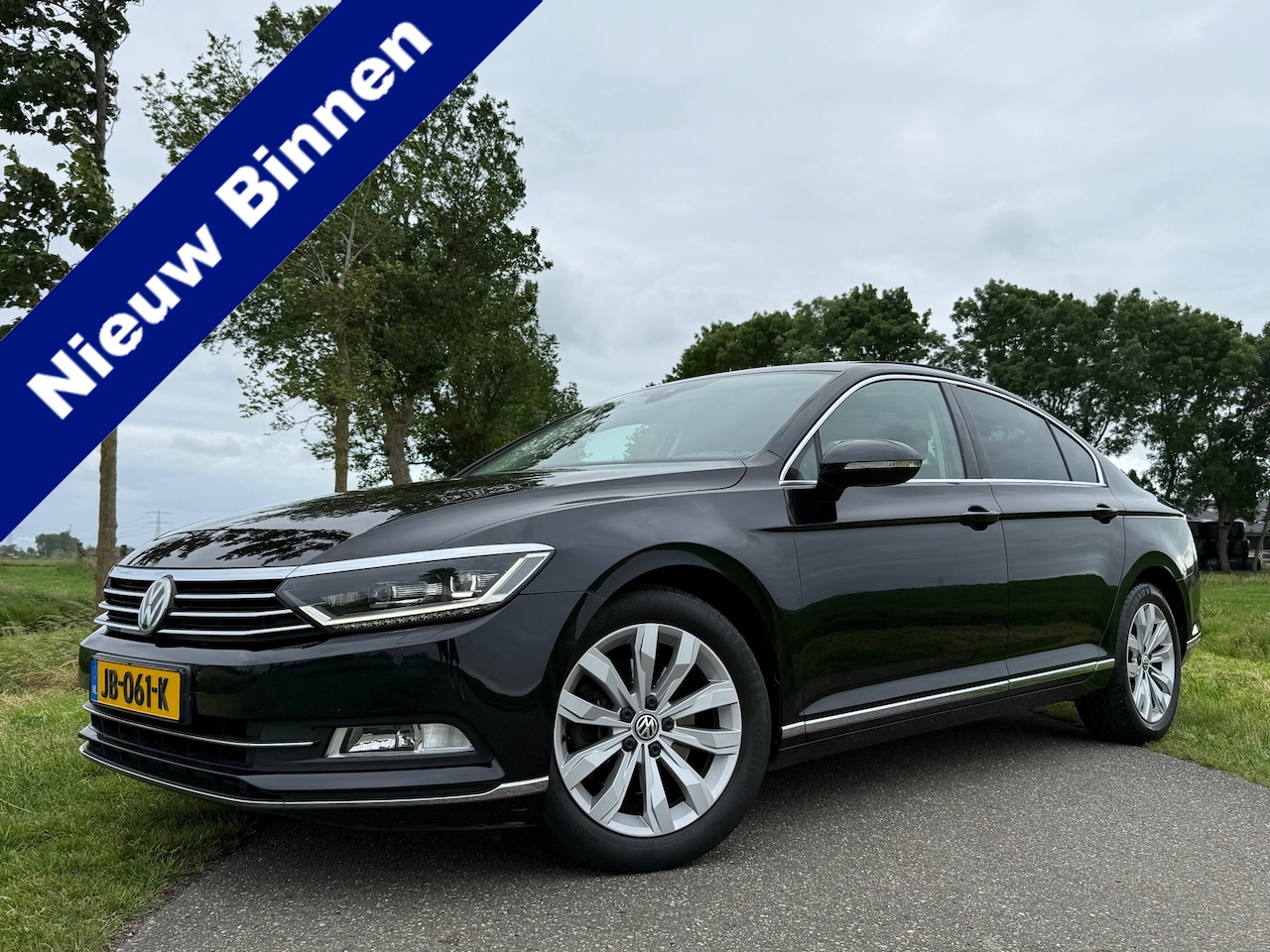 Volkswagen Passat - 1.8 TSI Highline Automaat | Panoramadak | Apple CarPlay-Android Auto | Camera | Leder/Alca - AutoWereld.nl