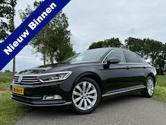 Volkswagen Passat - 1.8 TSI Highline Automaat | Panoramadak | Apple CarPlay-Android Auto | Camera | Leder/Alca