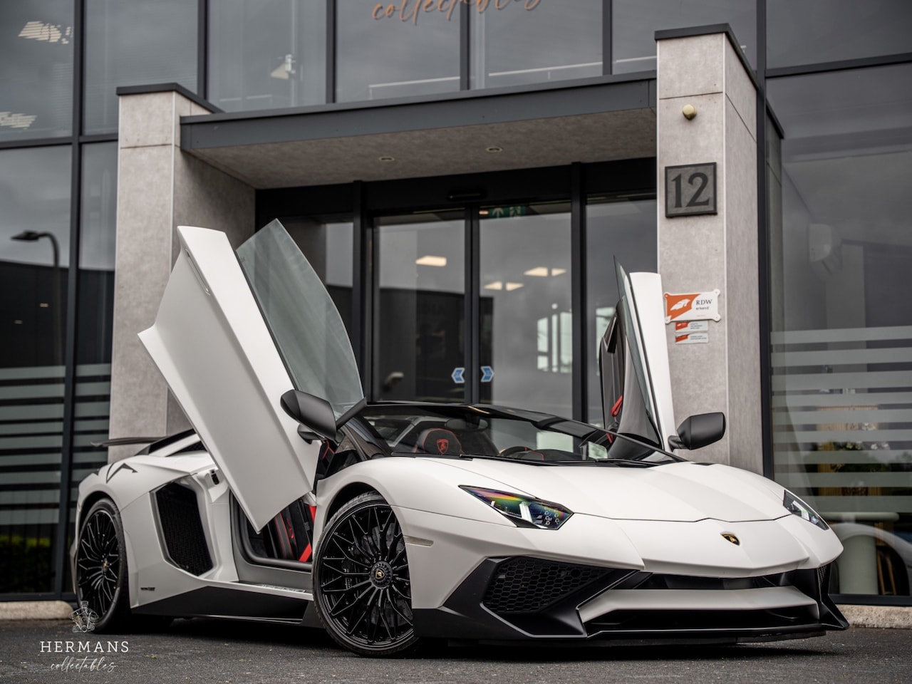 Lamborghini Aventador - SV 750-4 V12 Roadster / 1/500 / Ad Personam / Lift / Carbon / Dianthus Forged - AutoWereld.nl