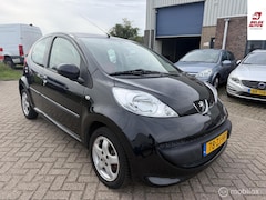 Peugeot 107 - 1.0-12V XS