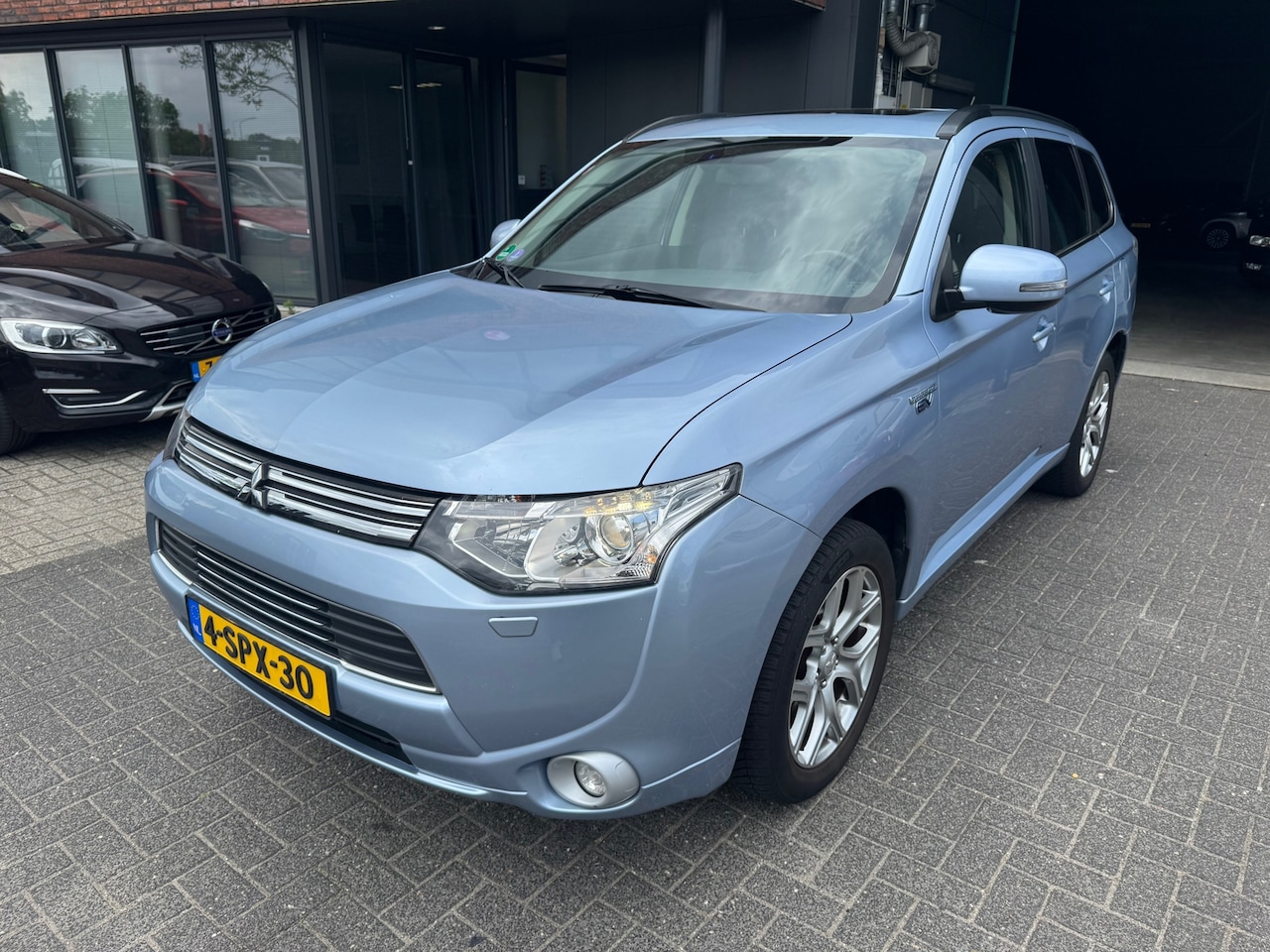 Mitsubishi Outlander - 2.0 PHEV Instyle+ XENON DAK LEDER CRUISE VOL ORIG NL NAP - AutoWereld.nl