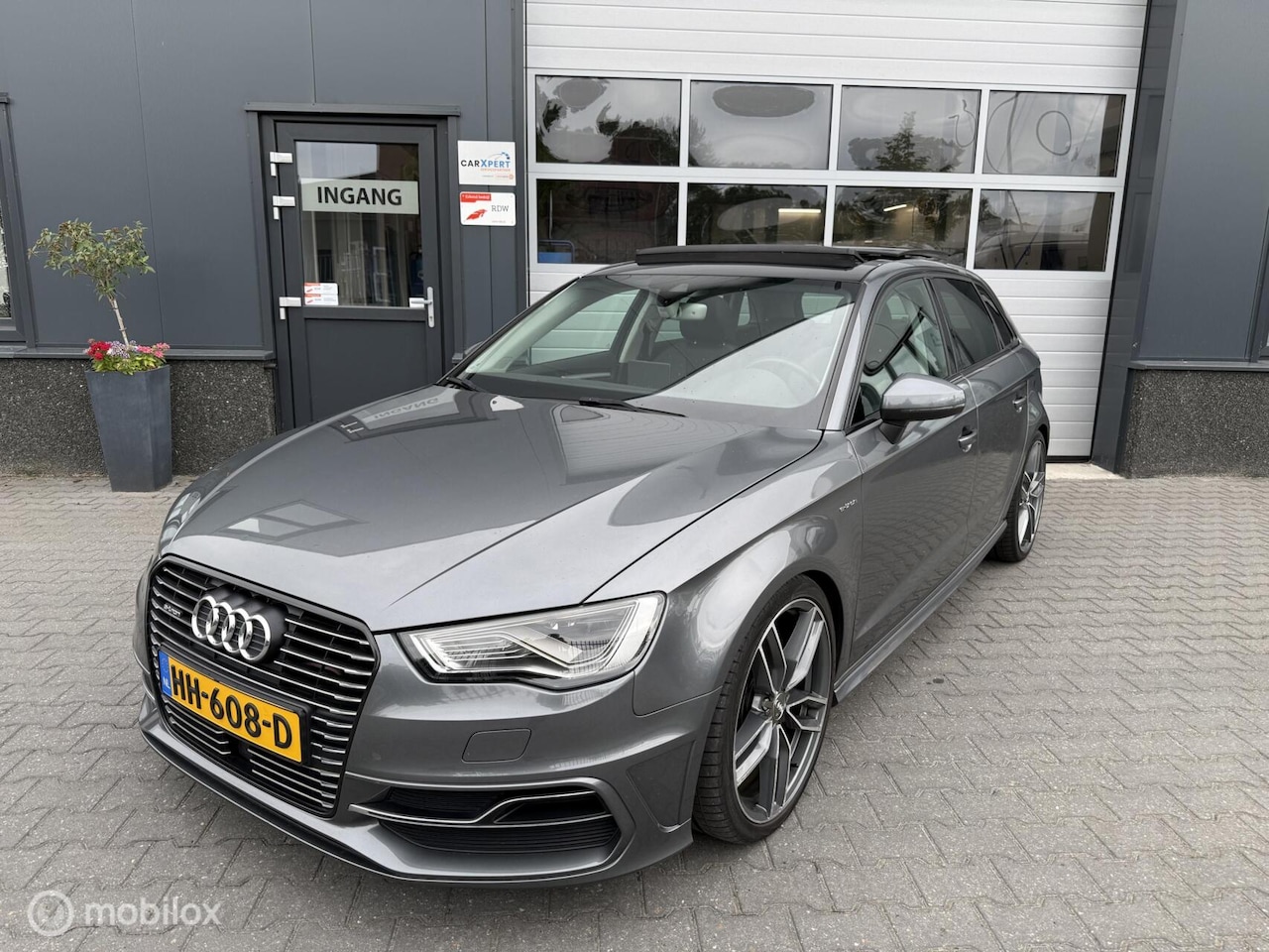 Audi A3 Sportback - 1.4 e-tron PHEV Pro Line plus / Pano / - AutoWereld.nl