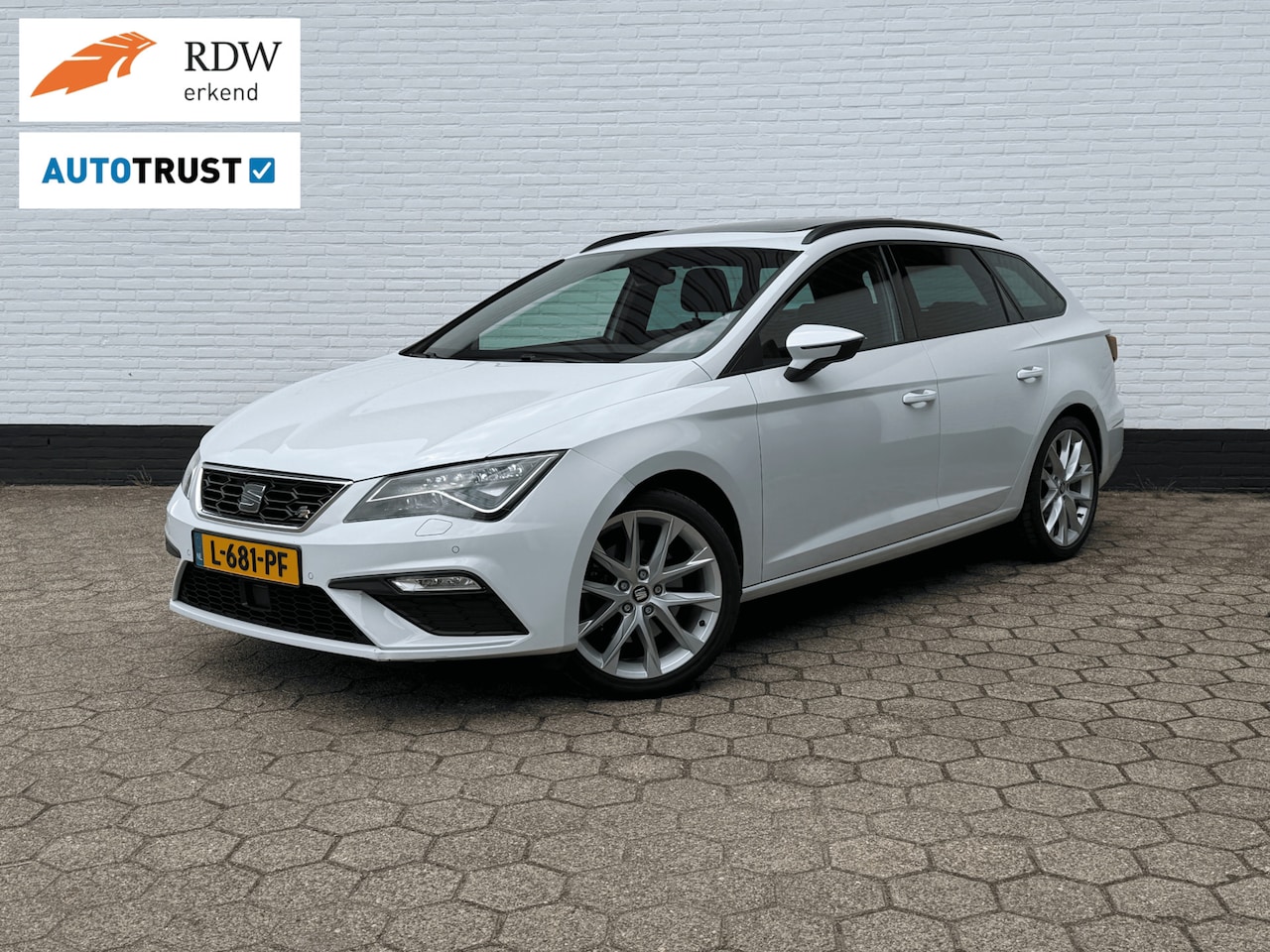 SEAT Leon ST - 1.8 TSI FR l PANODAK l TREKHAAK l CAMERA l 18'' - AutoWereld.nl