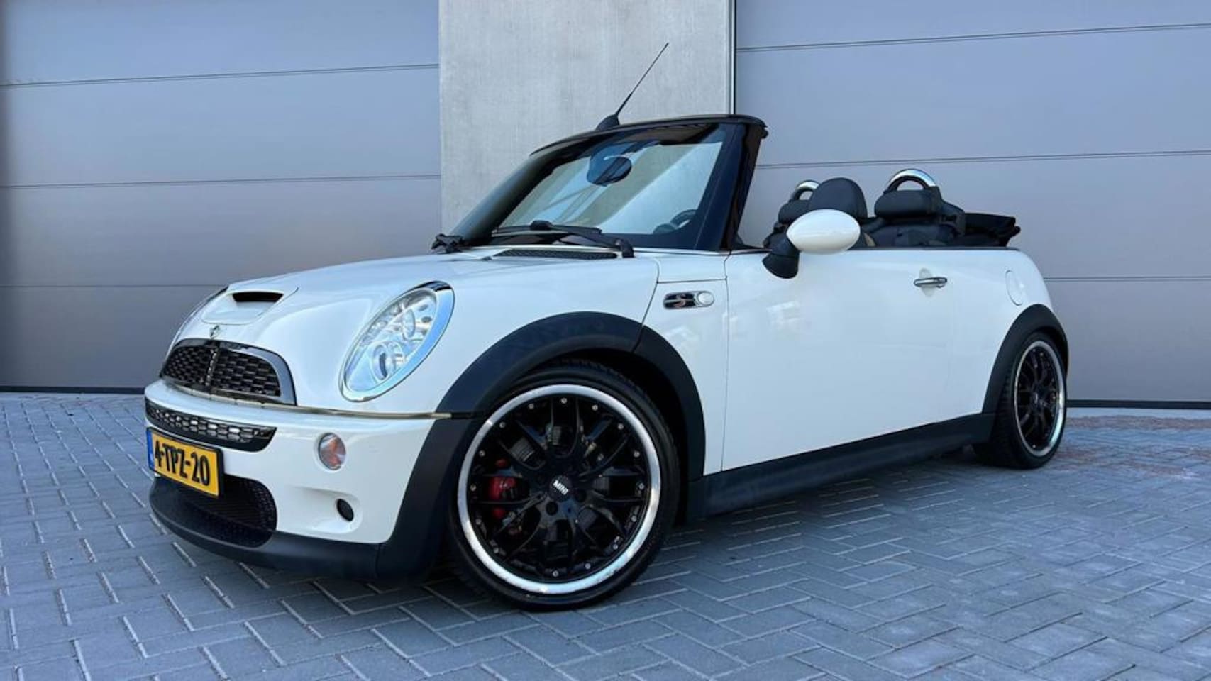 MINI Cabrio - 1.6 Cooper S Sidewalk Cabrio Airco - AutoWereld.nl