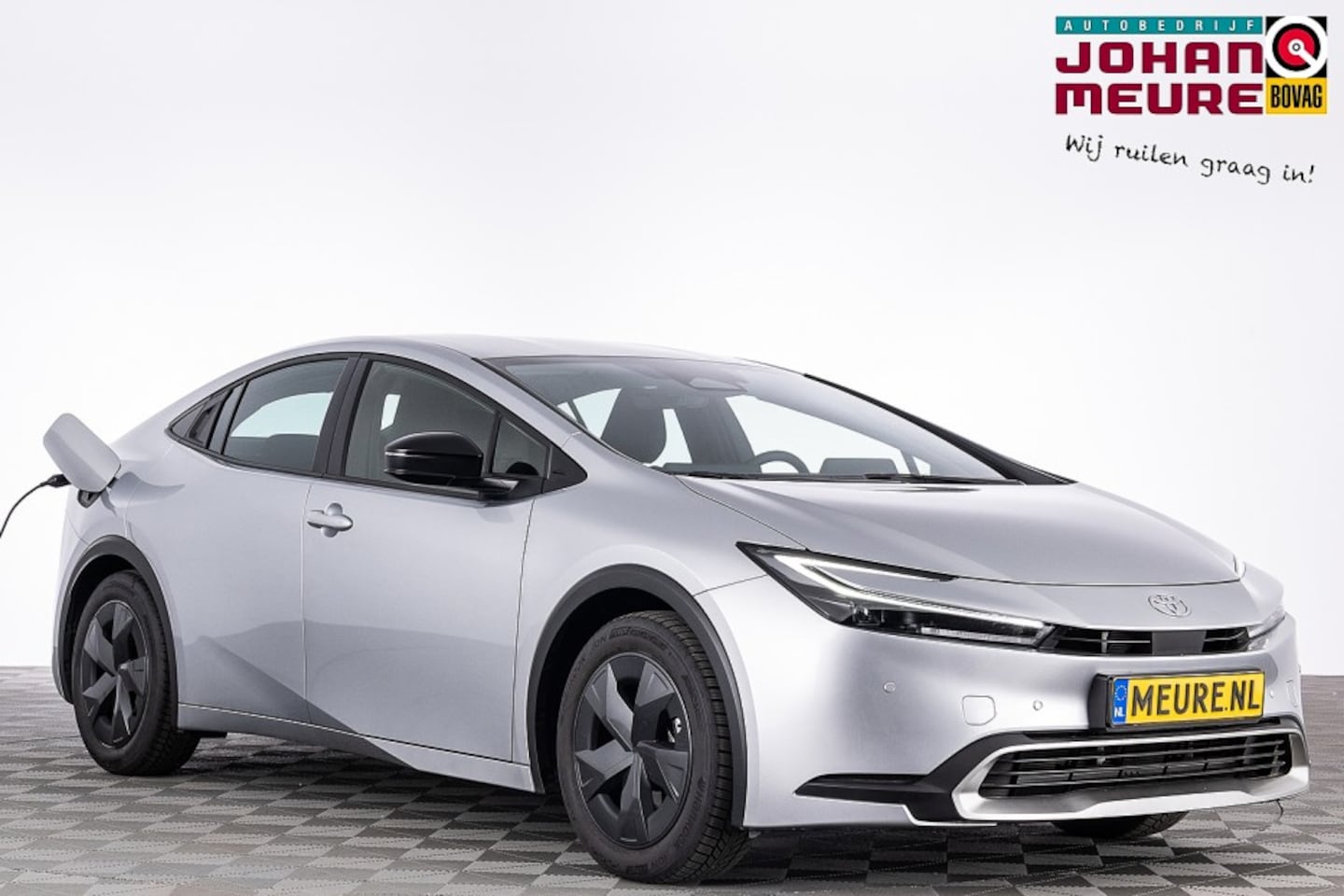Toyota Prius - 2.0 Plug-in Dynamic | NAVI | ECC | Stoelverwarming . - AutoWereld.nl