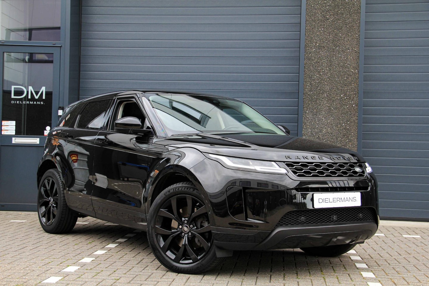 Land Rover Range Rover Evoque - 2.0 P250 AWD R-Dynamic Black Pack! | Glazen dak | Vol leder | Vol in de opties! | Meer fot - AutoWereld.nl