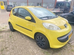 Peugeot 107 - 1.0-12V XR