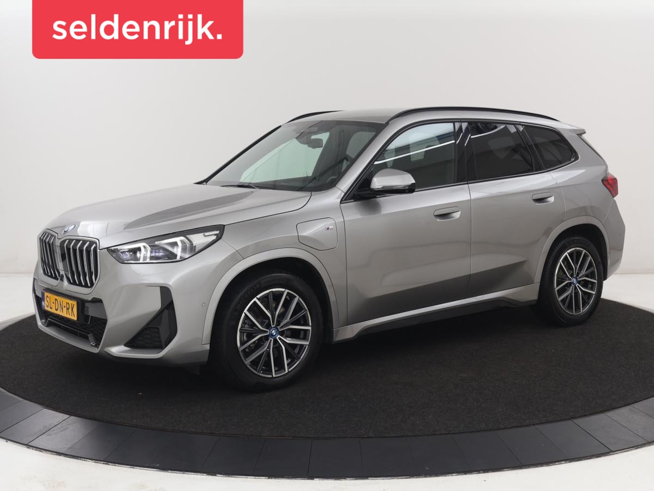 BMW X1 - xDrive25e M Sport | SOH 93% | Head-Up | 360 Camera | Stoelverwarming | Trekhaak | Adaptive - AutoWereld.nl