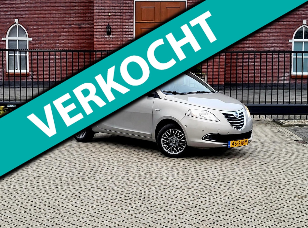 Lancia Y(psilon) - Ypsilon 0.9 TwinAir Platinum / Automaat / Leer / Airco / Cruise control - AutoWereld.nl
