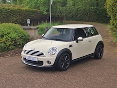 MINI 3-Deurs - 1.6 Pepper White Navi/17"/Bluetooth/Xenon