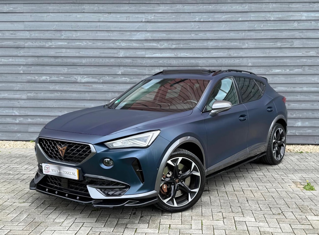 CUPRA Formentor - 2.0 TSI 4DRIVE PANO 310PK BREMBO BEATS VIRTUAL SFEER LED TREKHAAK - AutoWereld.nl