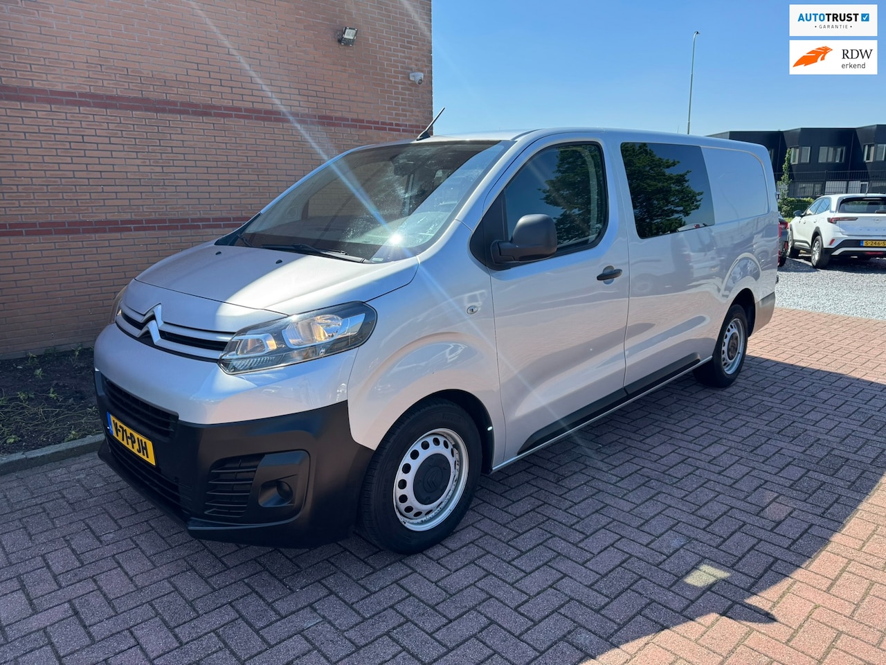 Citroën Jumpy - 2.0 BlueHDI 120 Comfort XL DC S&S 5 pers, Euro 6, L3H1, Trekhaak, Marge, - AutoWereld.nl