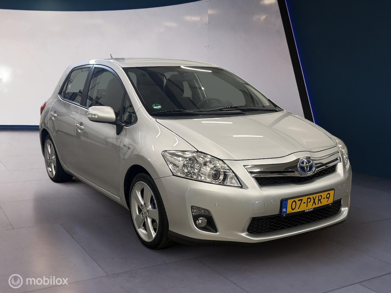 Toyota Auris - 1.8 Full Hybrid ✓Keyless✓Trekh.✓AUT✓Parks.✓Navi - AutoWereld.nl