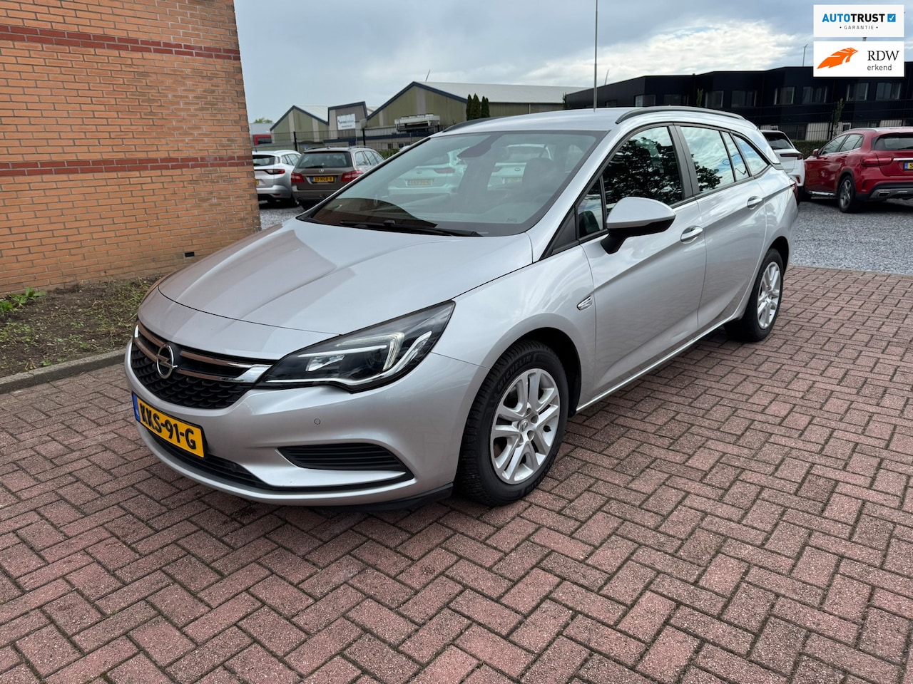 Opel Astra Sports Tourer - 1.6 CDTI Business Executive 1.6 CDTI Business Executive, Euro 6, Automaat, Apple Carplay, PDC V+A, Sport stoelen, - AutoWereld.nl