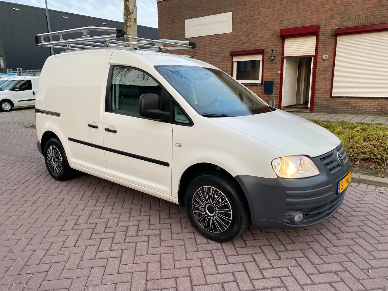 Volkswagen Caddy - 2.0 SD * Airco * Cruise Control * PDC * APK 5-11-2026 * Winterbanden * Imperiaal * Nette B - AutoWereld.nl