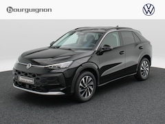 Volkswagen T-Roc - Life First Edition 1.5 eTSI 116 PK | Trekhaak | Stoel- & Stuurverwarming | Carplay | Camer