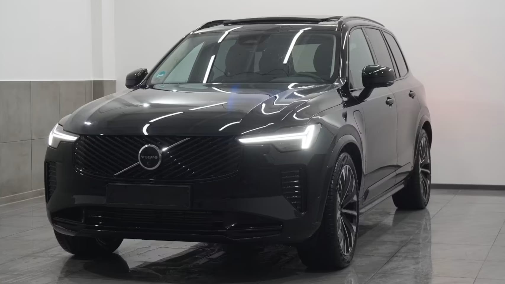 Volvo XC90 - 2.0 T8 Plug-in hybrid AWD Plus Dark ** FULL OPTIONS, PANORAMA, TREKH, 21-inch LMV, H&K SOU - AutoWereld.nl