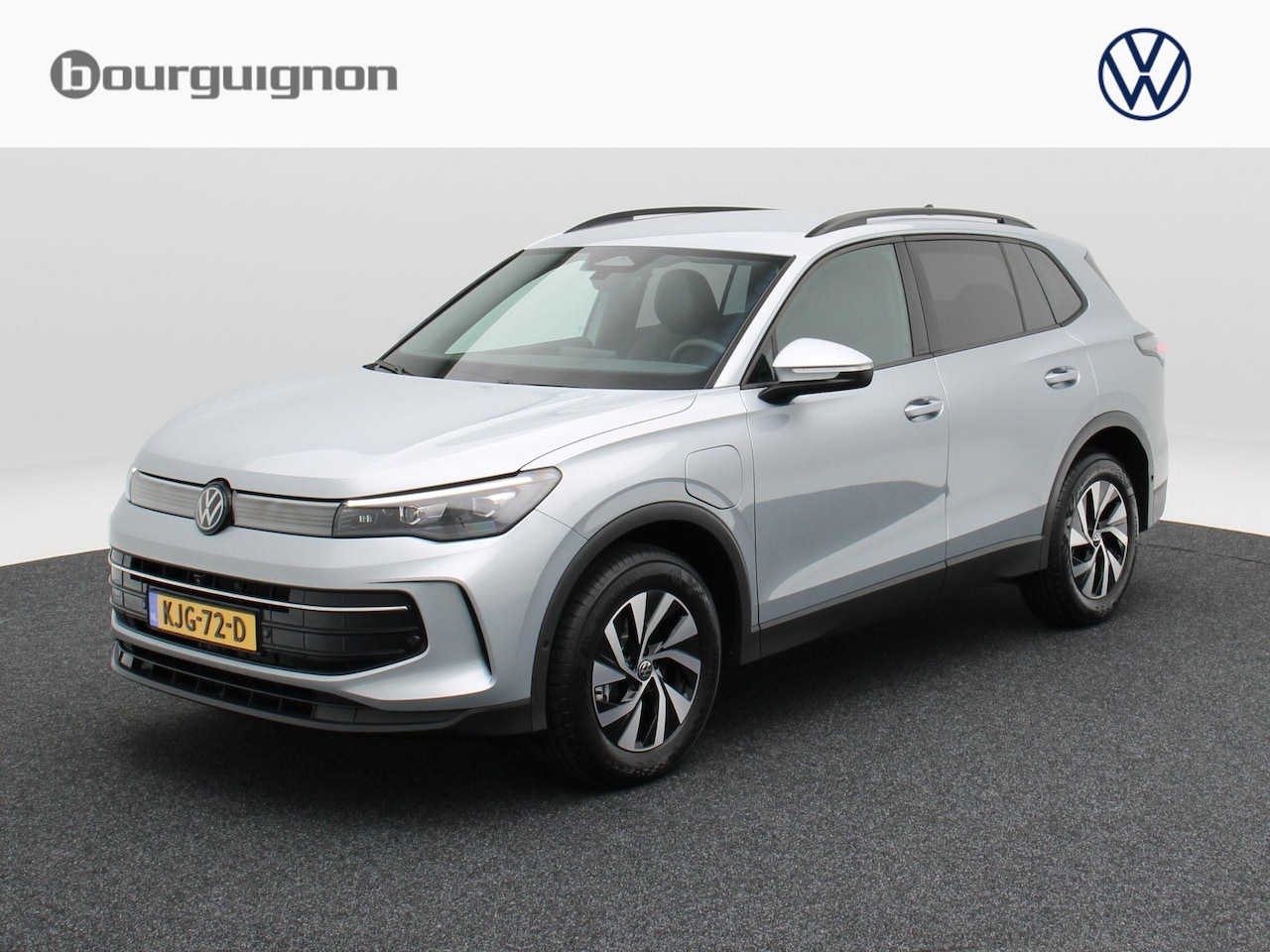 Volkswagen Tiguan - 1.5 eHybrid Life Edition | Trekhaak | Navigatie | Adaptieve Cruise Control | Adaptief Onde - AutoWereld.nl