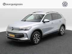 Volkswagen Tiguan - 1.5 eHybrid Life Edition | Trekhaak | Navigatie | Adaptieve Cruise Control | Adaptief Onde